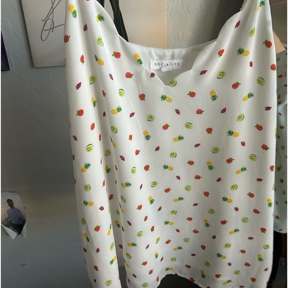 socialite white fruit tank top - Picture 2 of 5